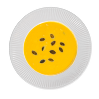 Kürbissuppe mit Curry und Kürbiskernen